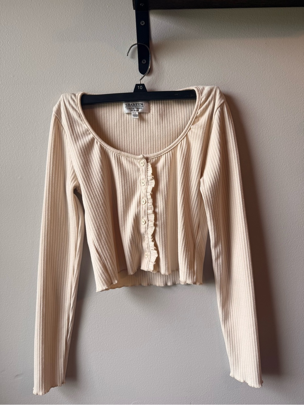 Shareen Collections Cream Ribbed Long Sleeve Button Front Fitted Top Size S